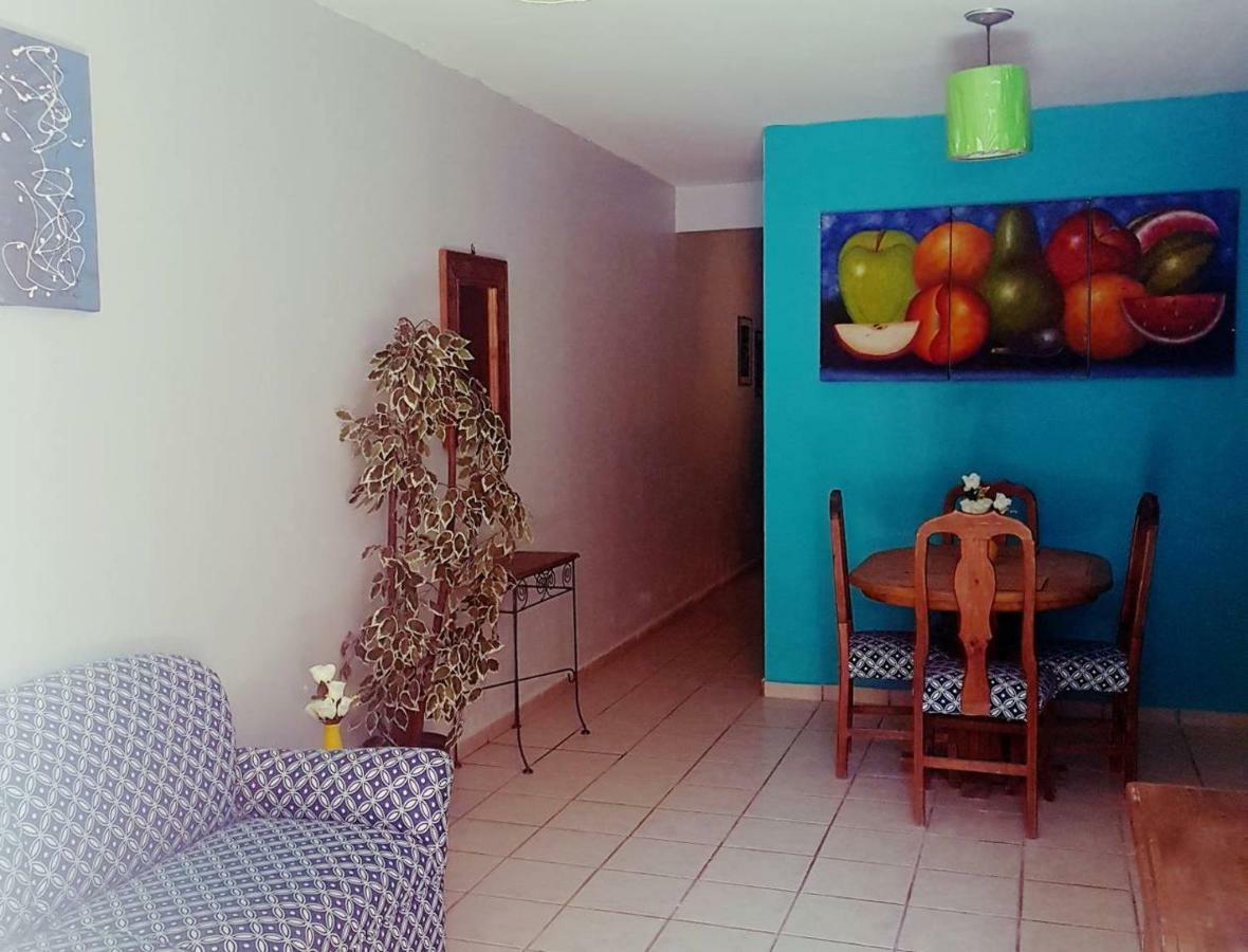 Hotel Y Suites Los Alcatraces レオン エクステリア 写真